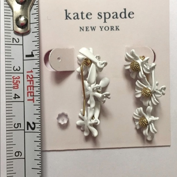NWT Kate Spade NY "Into The Bloom" Daisy Drop Earings - Picture 4 of 10